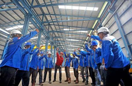 Puspetindo Factory Photography Surabaya - Chendra Cahyadi photography took the industrial, facility and profile photography of Puspetindo at Surabaya. Puspetindo is a plant manufacturing engineering factory. 