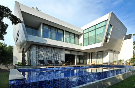 Graha Blok O Architecture Photography Surabaya - Chendra Cahyadi photography took the interior photography of Graha Family residence at Blok O Surabaya. The residence is designed by Ivan Priatman.