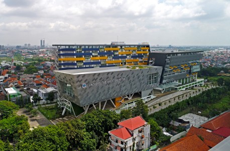 UK Petra Surabaya Architecture Photography - Chendra Cahyadi photography took the Architecture photography of UK Petra at Surabaya. Petra Christian University was founded on 22 September 1961 in Surabaya.