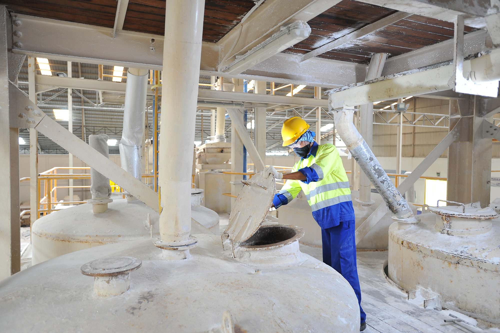 Cheetham Salt Profile Photography Cilegon Jakarta - Chendra Cahyadi photography took the factory industrial photography of Cheetham Salt at Cilegon, Jakarta. Cheetham salt is a company from Australia, owned by the famous Lee Ka Seng.