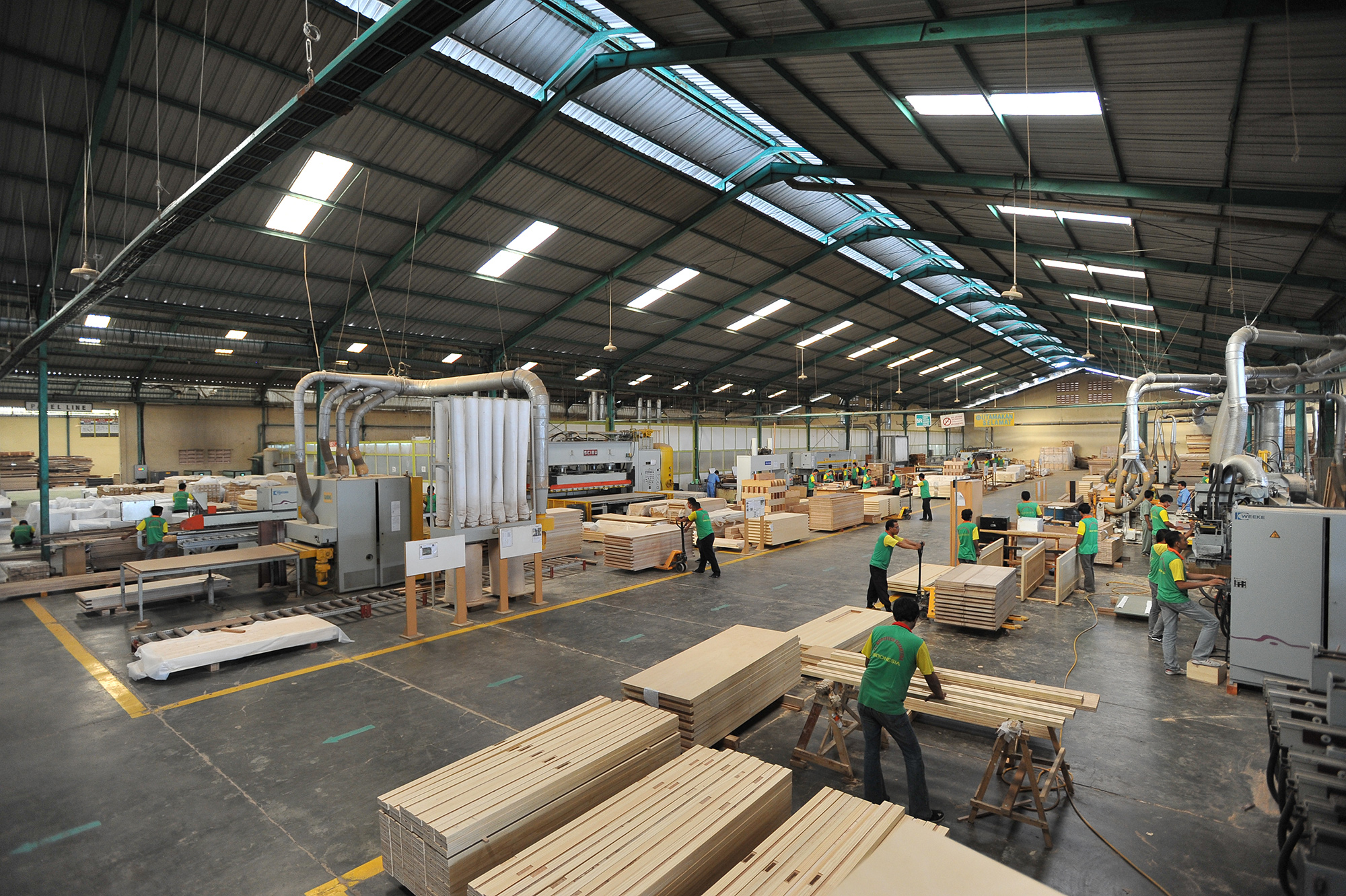 Nippo Tech Factory Profile Photography Surabaya - Nippo tech, one of nation’s best furniture factory with portfolio such as building BCA ATM for the whole country, trusted Chendra Cahyadi photography to take photography for their company profile.