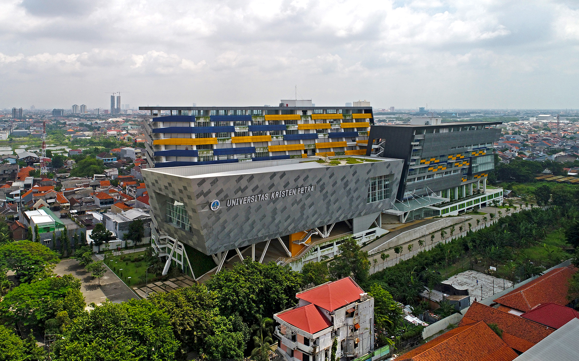 UK Petra Surabaya Architecture Photography - Chendra Cahyadi photography took the Architecture photography of UK Petra at Surabaya. Petra Christian University was founded on 22 September 1961 in Surabaya.